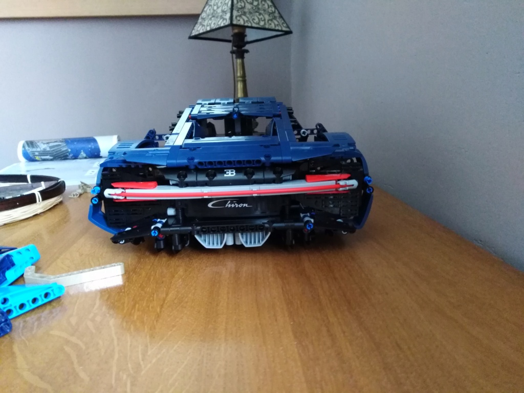 une Bugatti Chiron en pièces détachées ! Img_2098