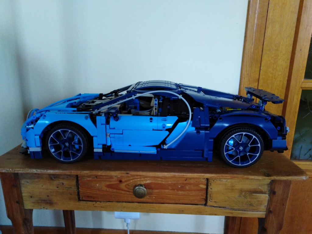 une Bugatti Chiron en pièces détachées ! Img_2101