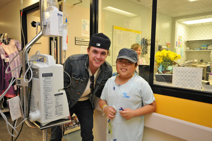 New Pix of Jesse at the Children's Hospital 15018_10
