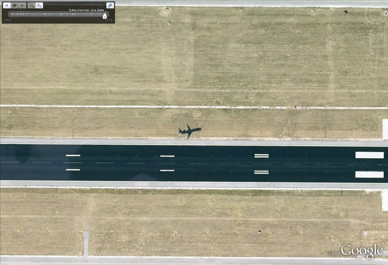 Les ombres d'avions ... sans avions découvertes grâce à Google Earth - Page 2 Baraja10