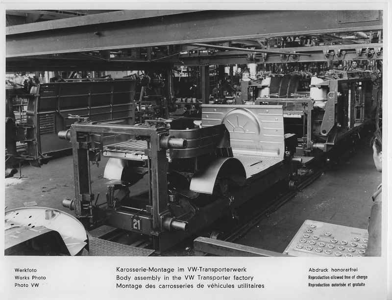 Photos d'époque Volkswagen & Porsche - Page 2 Hannov11