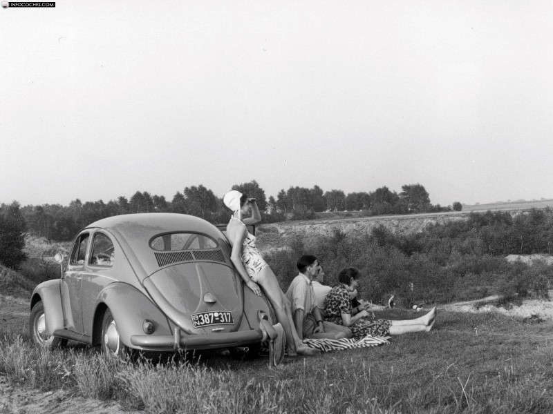 Photos d'époque Volkswagen & Porsche - Page 2 Volksw27