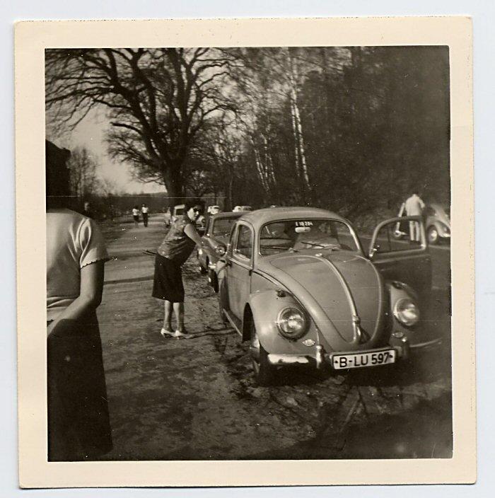 Photos d'époque Volkswagen & Porsche - Page 2 Vw_bee21