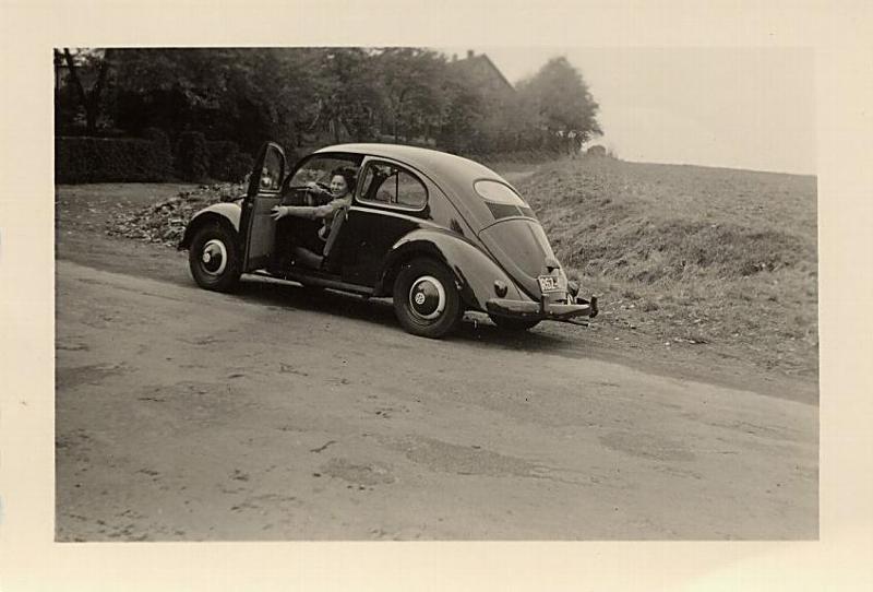 Photos d'époque Volkswagen & Porsche - Page 2 Vw_bee31