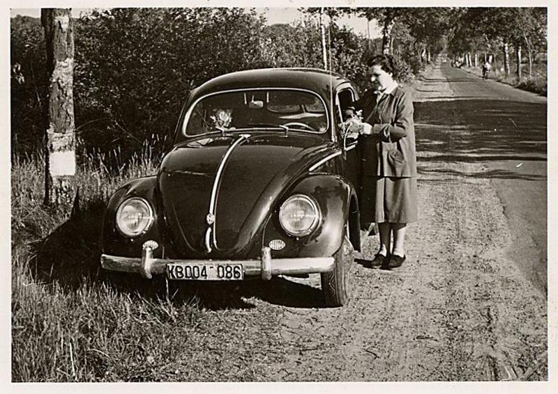 Photos d'époque Volkswagen & Porsche - Page 2 Vw_bee36