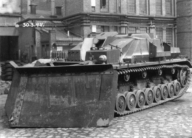 Vrai ou faux: Ramschaufelpanzer IV ? Stug_410