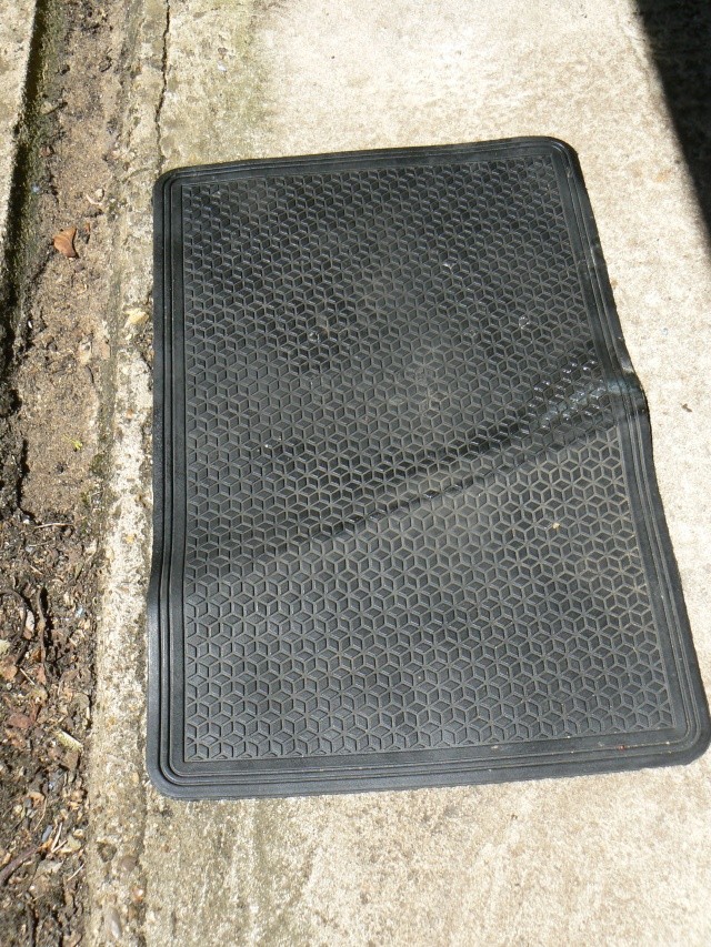 Wheel arch rubber mat install - EASY Slidea11