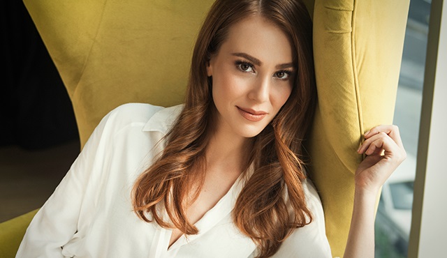 Elcin Sangu  - Pagina 2 Bb027210