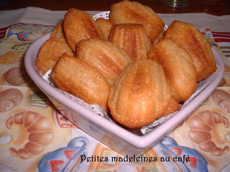 Madeleines au café ( pour 27 petites madeleines) + photos Dscf0519