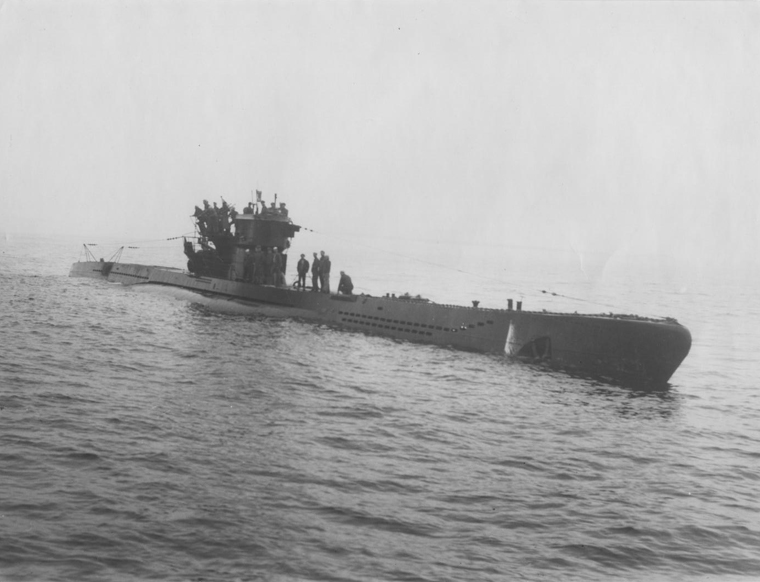 Adolf Hitler U-977w10