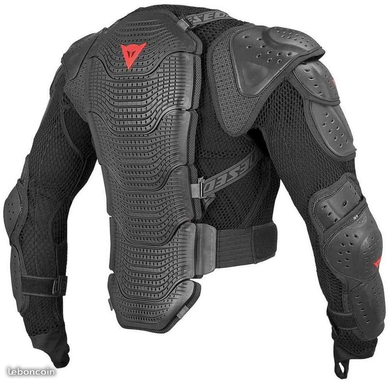 Vends armure Dainese Manis jacket D1 59 taille M 36bf3910