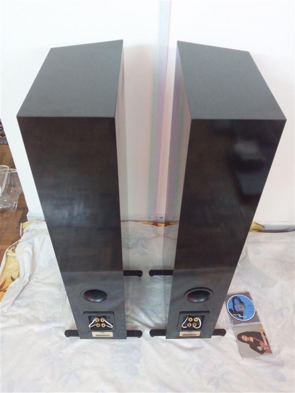 [SOLD] NHT 2.5i Floorstanding Speakers