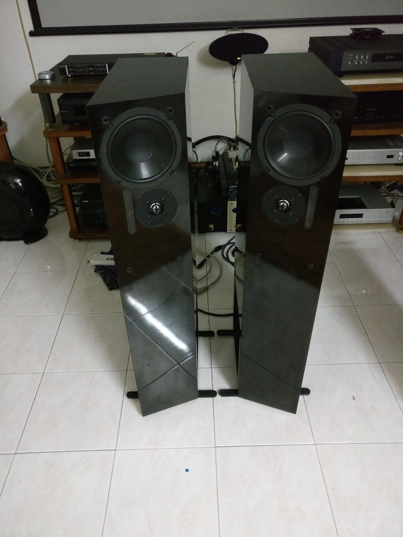 [SOLD] NHT 2.5i Floorstanding Speakers Img_2012
