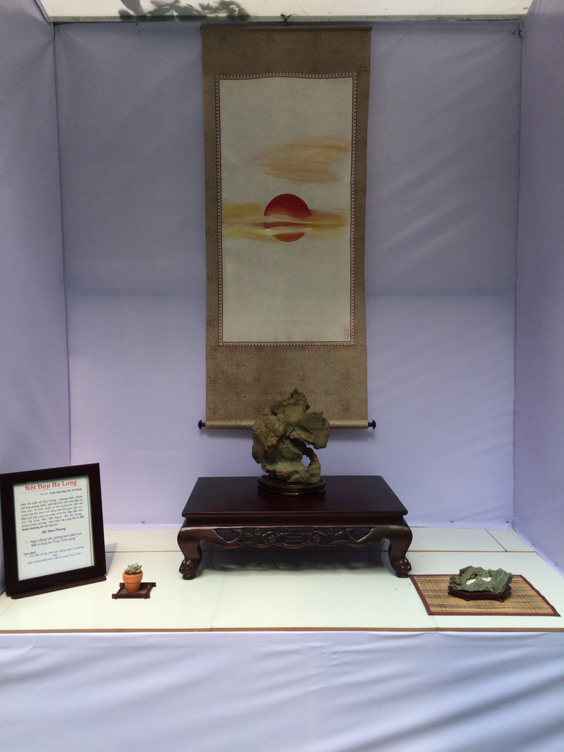 Suiseki viewing stone exhibition in Viet Nam Hhx20123