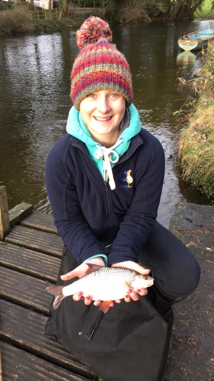 Daughter fishing. Proud Daddy. 27018710