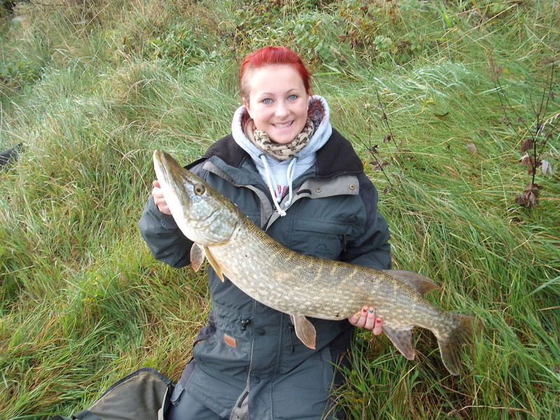 Daughter fishing. Proud Daddy. Dv_roc11