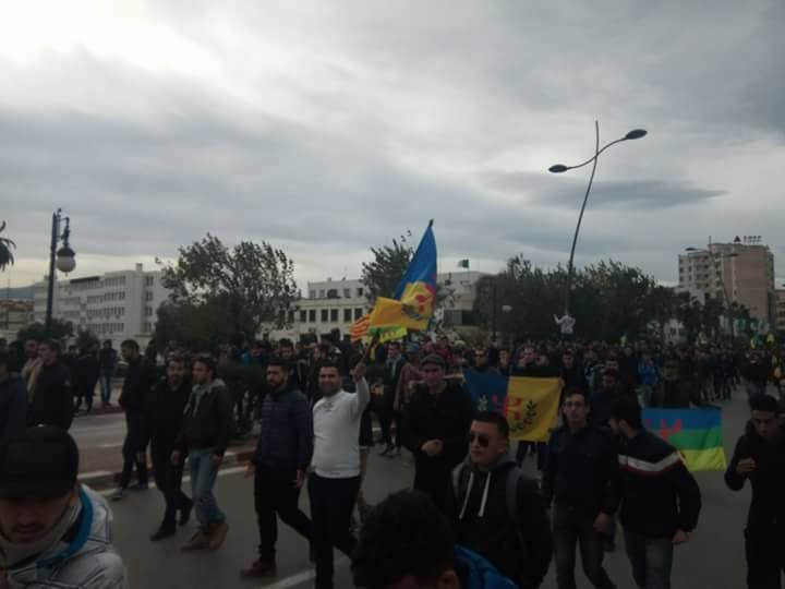 Grandiose marche pour Tamazight à Béjaïa le lundi 11 décembre 2017 1566