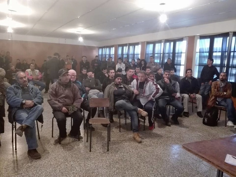 Rencontre du comité citoyen pour la défense de la bande boisée au centre culturel Rahmani Slimane d'Aokas 01 décembre 2017 1597