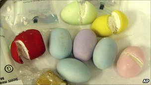 U.S. ARRESTS TRAVELER WHO HID COCAINE IN EASTER EGGS _5059412