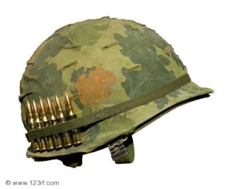 Tenue US Army Vietnam "Born to kill" ! Casque13