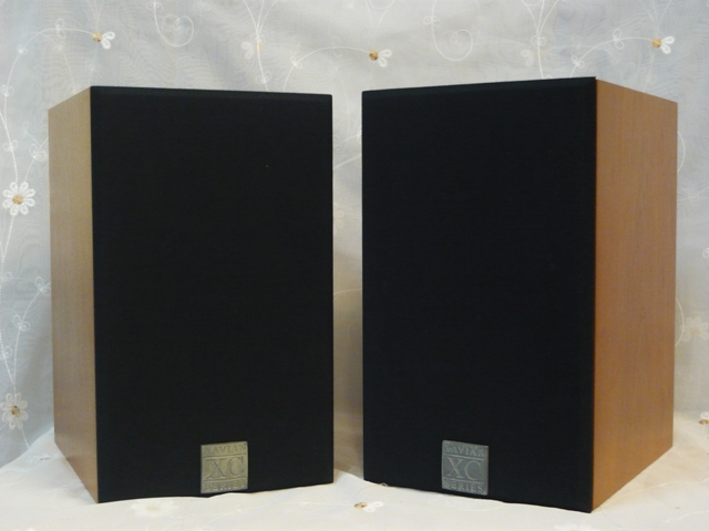 Xavian MIA XC bookshelf speaker (used) SOLD P1040813