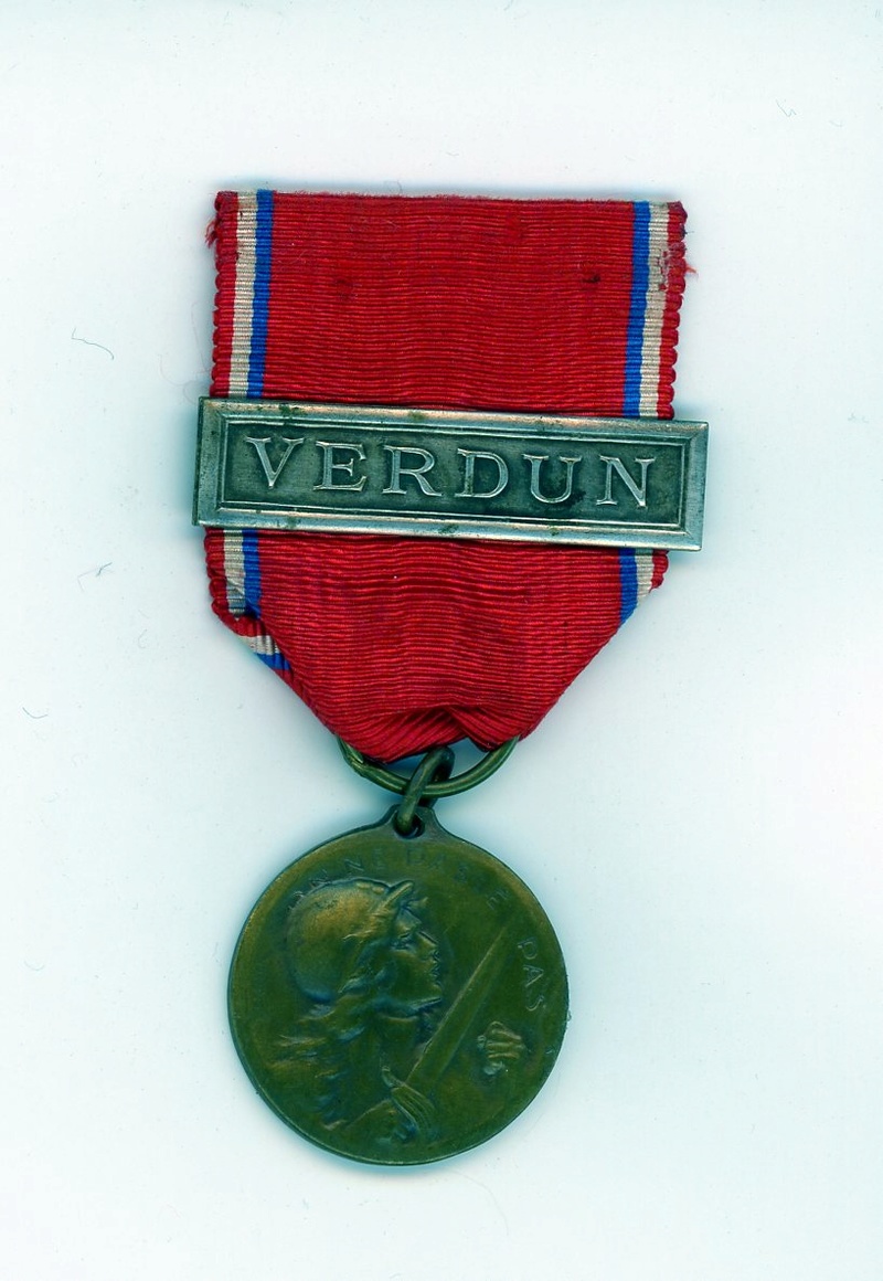 Médaille Verdun avec sa barrette agrafe Verdun ESC - MAI 1 Vendue Verdun10