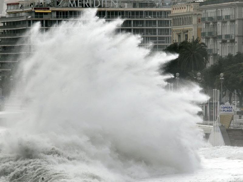 Des vagues qui déferlent sur Nice... Vagues14