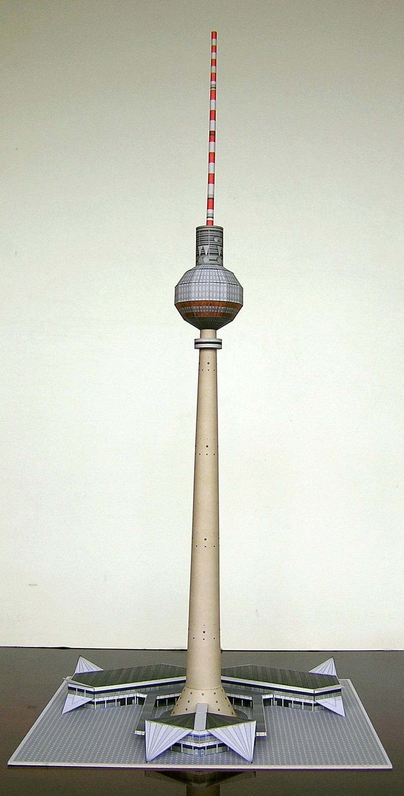 Berliner Fernsehturm 1:800 Faltplatte 1112