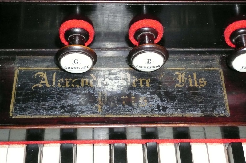 Harmonium Alexandre à deux claviers P1020012