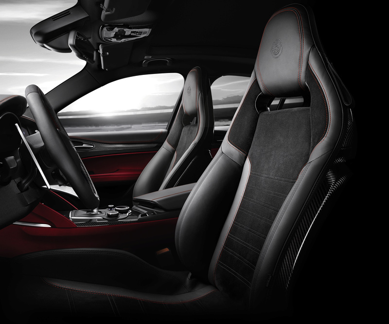 Communication officielle Alfa Romeo - Page 4 18022815