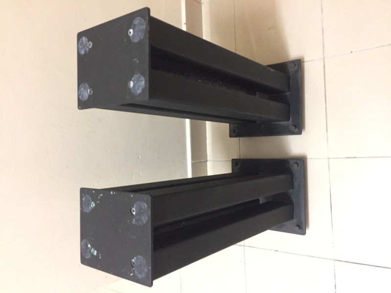 4 pillar speaker stand (used) 3edf3f10