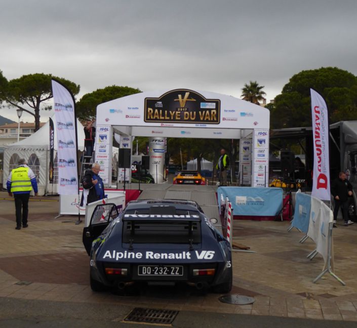 Au rallye du Var on a fêté les 40 ans de la victoire Alpine  P1050611