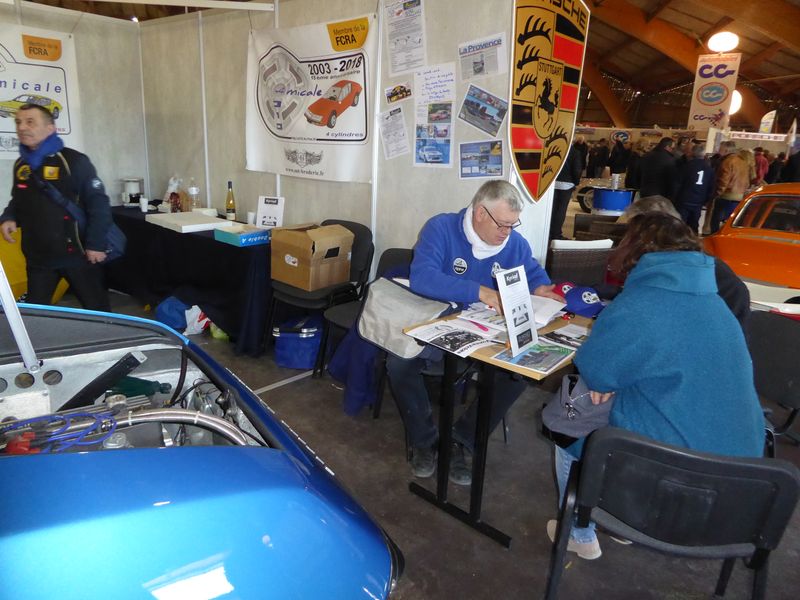 Avignon stand Alpine 4 cylindres... P1060313