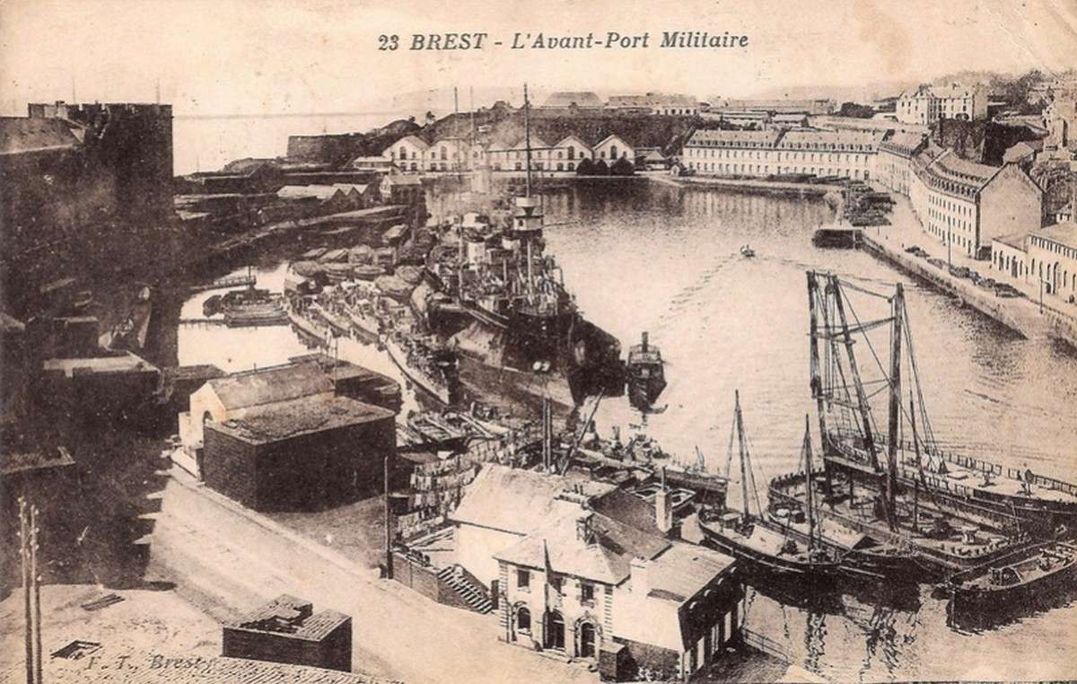 [Vie des ports] LE VIEUX BREST - Page 19 Brest_10