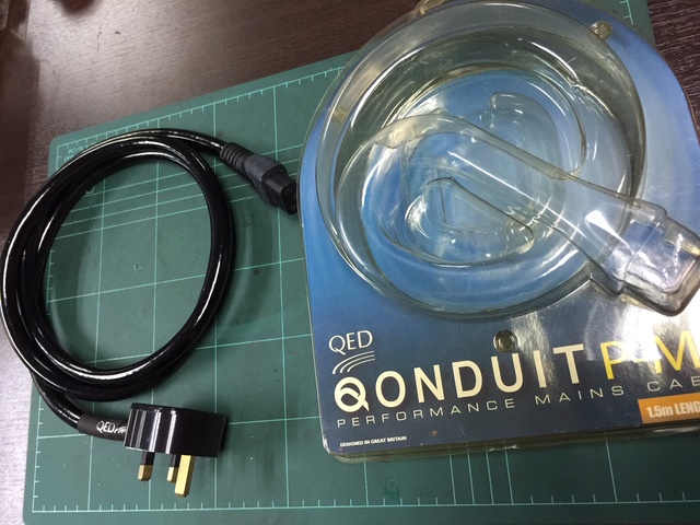 QED QONDUIT P-MC Performance Power Cord [SOLD] Img_8212
