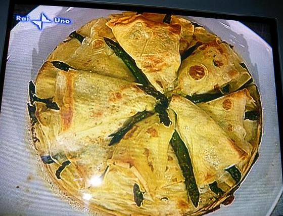 Bouquet di Crespelle di Patate agli Asparagi (La Prova del Cuoco) 05210