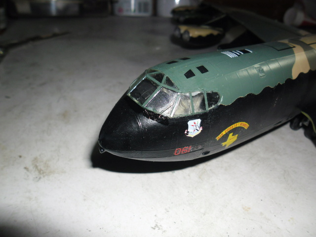 Restaurierung einer 1:72er B-52 Sam_5419