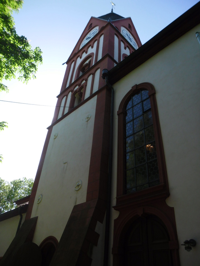 Die evangelische Bergkirche in Osthofen. Sam_8622