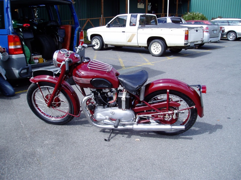 Triumph twin P9170110