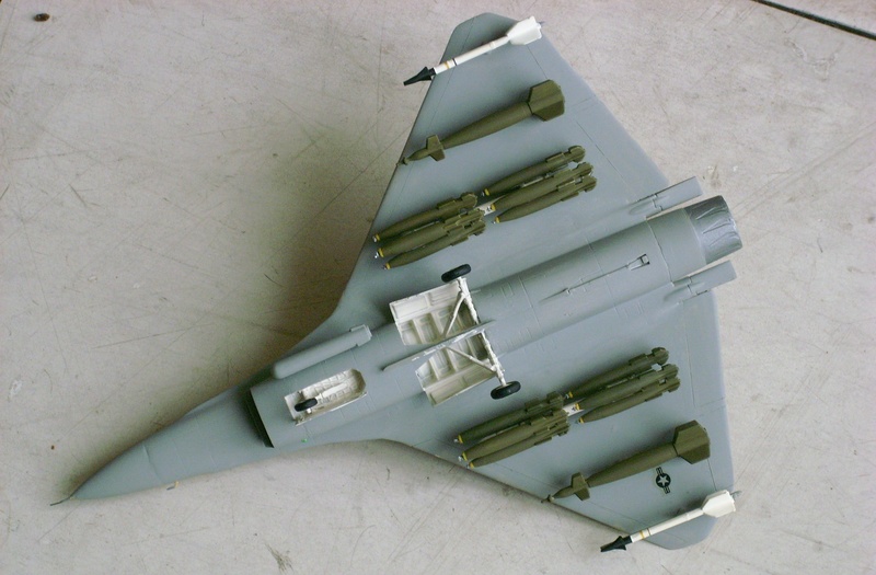 F-16U 1/72ème F_16_u11