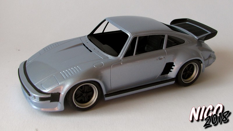 [Fujimi-1/24°] Porsche 911 turbo 1985 Flat Nose - Page 4 Img_0105