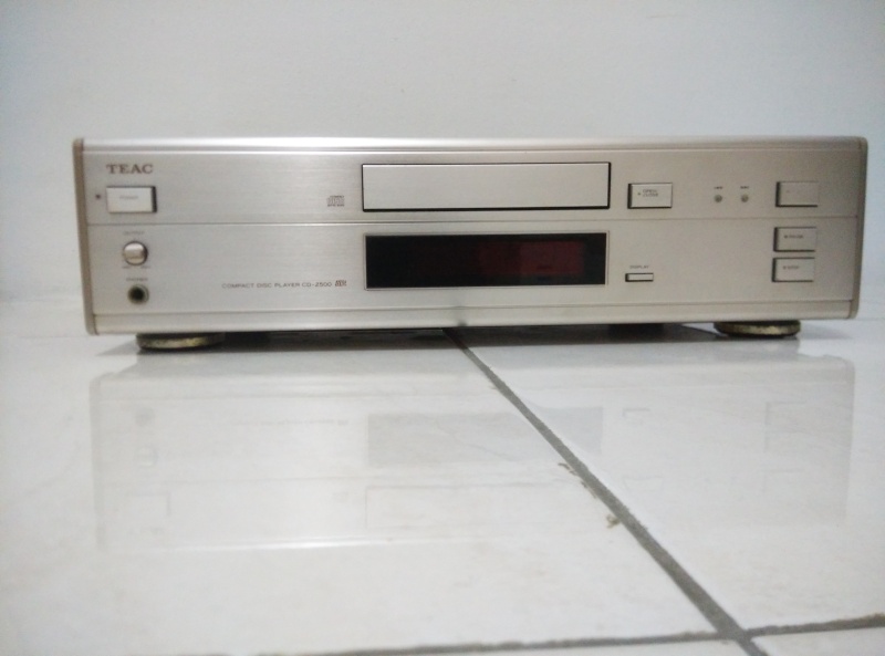 TEAC Cd-Z500 cd player Img_6310