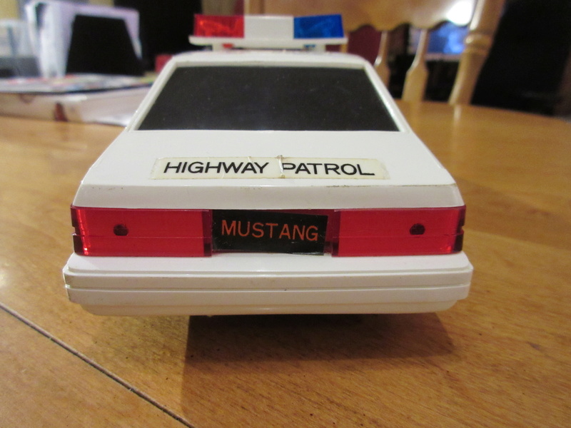 Mustang 1983-84 en plastique à batteries-Bump and Go, Made in Korea 2018-132