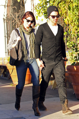 26 November, 2010 - Out for Lunch with Joe Jonas Normal14
