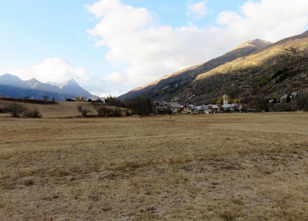 Projet de golf dans un hameau tranquille des Hautes-Alpes Img_7513
