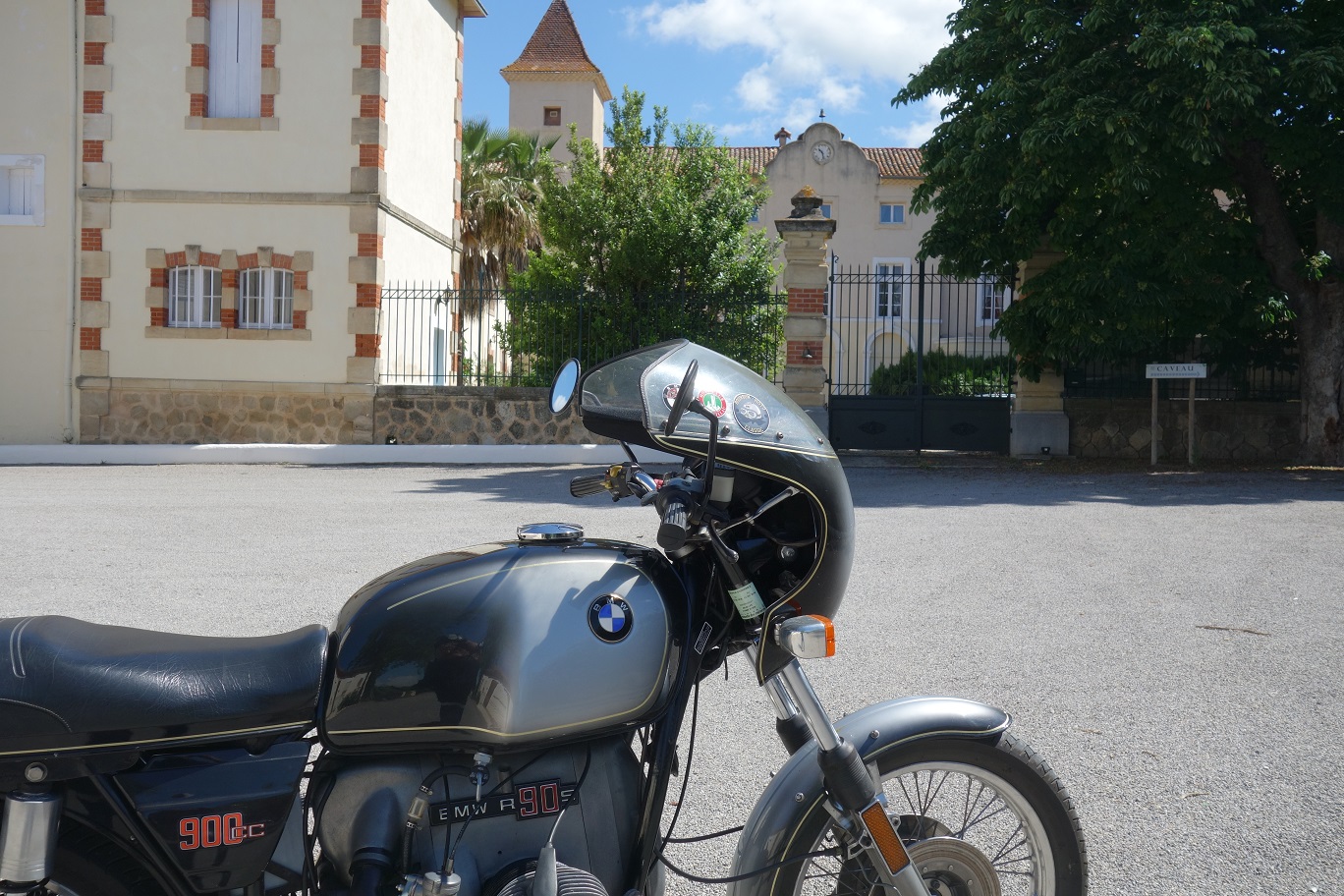 Photos de vous et de votre moto devant ....un château  - Page 16 Dsc01234