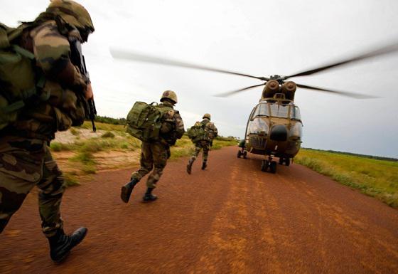 Les hélicoptères de la Force Licorne interdits de vol par Gbagbo Licorn10