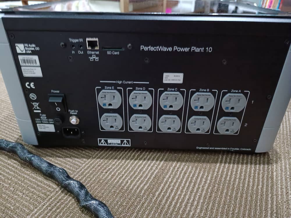 PS Audio P10 Power Regenerator(Sold)  273d2710