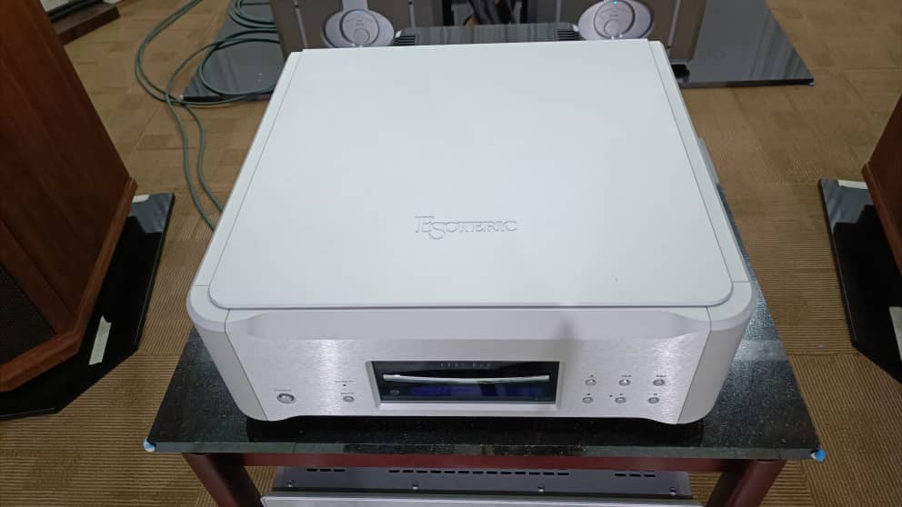 Esoteric K-03X CD Player (sold) 2ba8a010