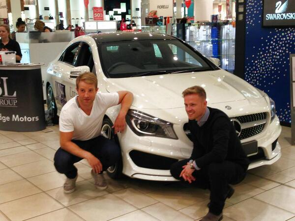 Nicky y el totalmente nuevo CLA Mercedes-Benz Bnnwzl10